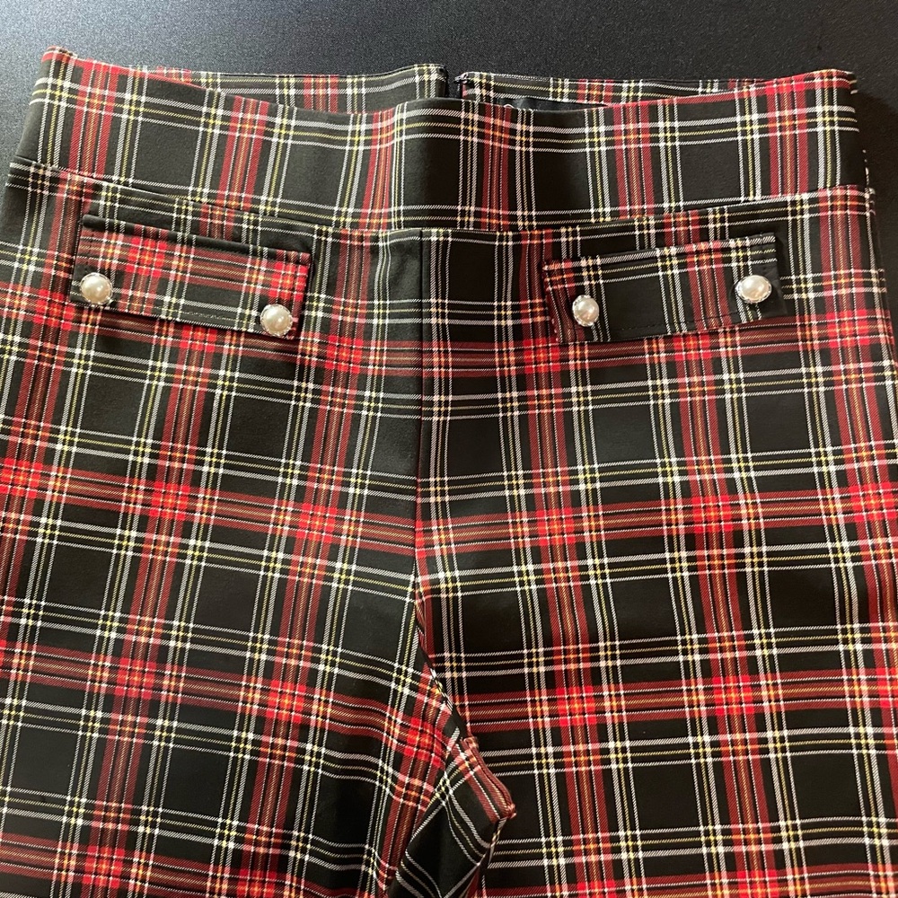 Fashion 2 Figure 2X Plaid High-Waisted Pants